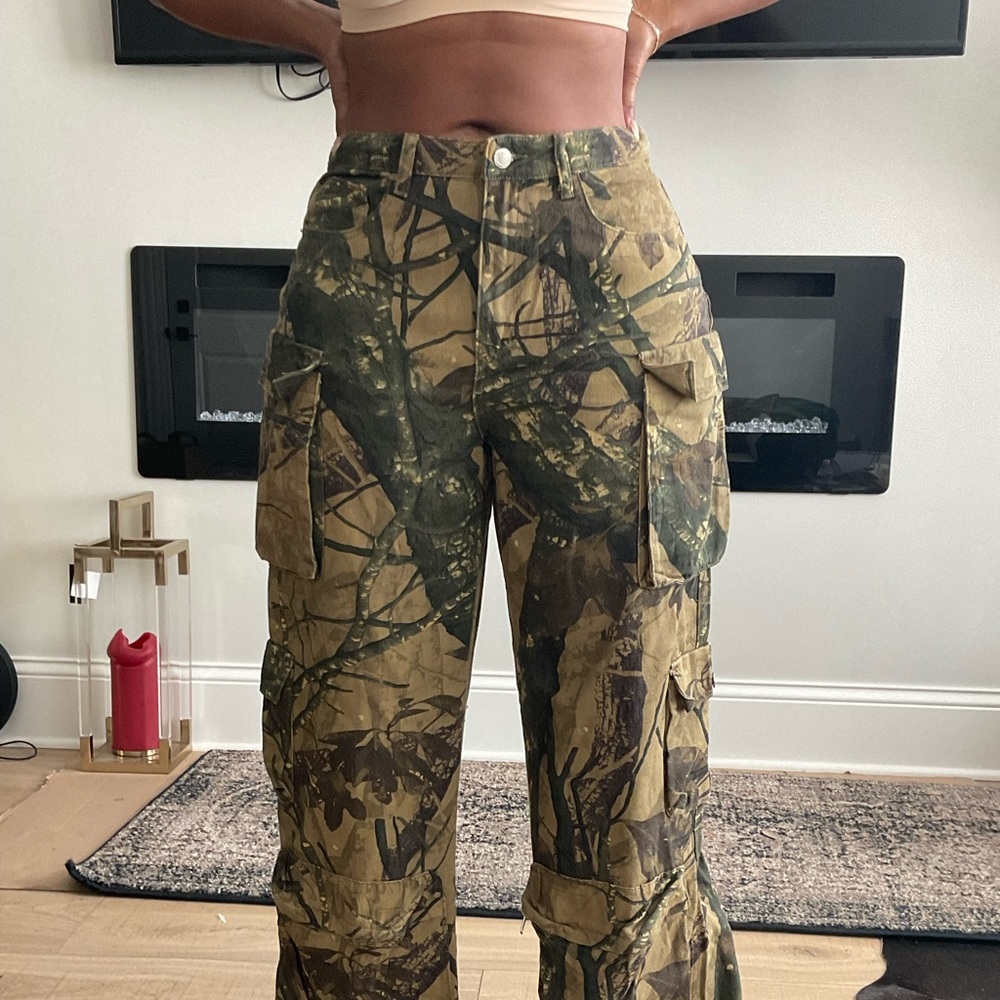 Army cargo long pants from zara !